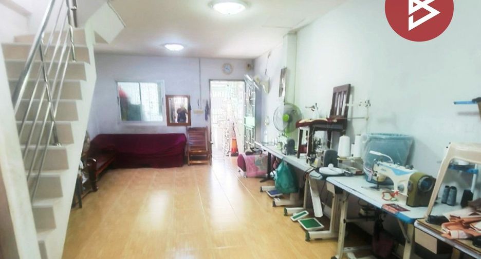 Casa adosada en venta de 2 habitaciones en Bang Sao Thong, Samut Prakan