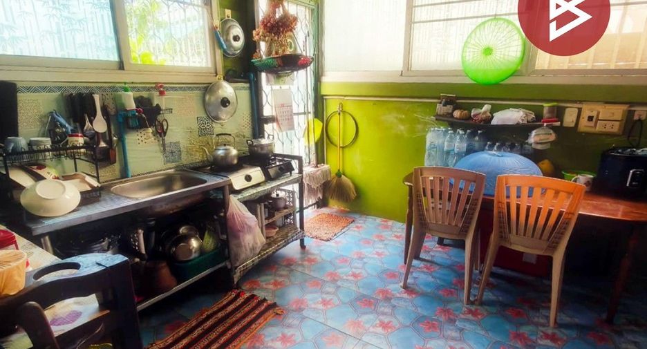 Casa adosada en venta de 2 habitaciones en Bang Sao Thong, Samut Prakan