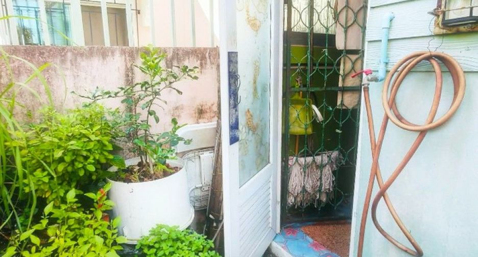 Casa adosada en venta de 2 habitaciones en Bang Sao Thong, Samut Prakan