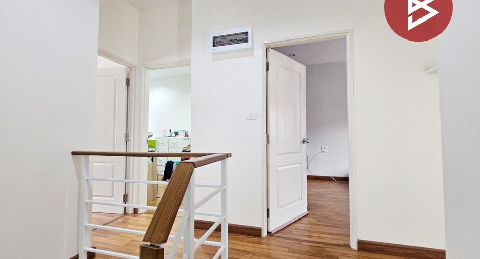 Casa adosada en venta de 4 habitaciones en Bang Bo, Samut Prakan