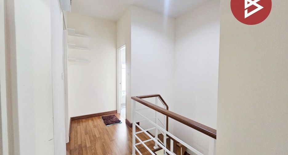 Casa adosada en venta de 4 habitaciones en Bang Bo, Samut Prakan