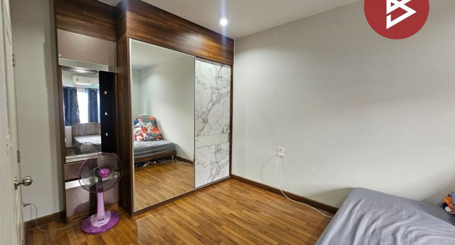 Casa adosada en venta de 4 habitaciones en Bang Bo, Samut Prakan