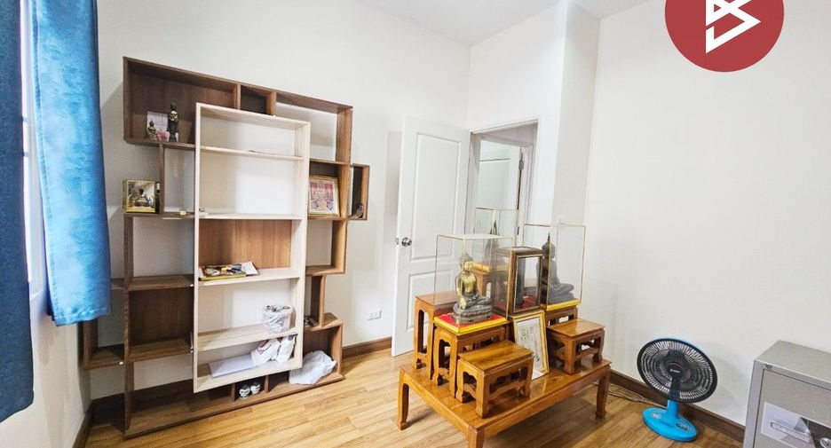 Casa adosada en venta de 4 habitaciones en Bang Bo, Samut Prakan
