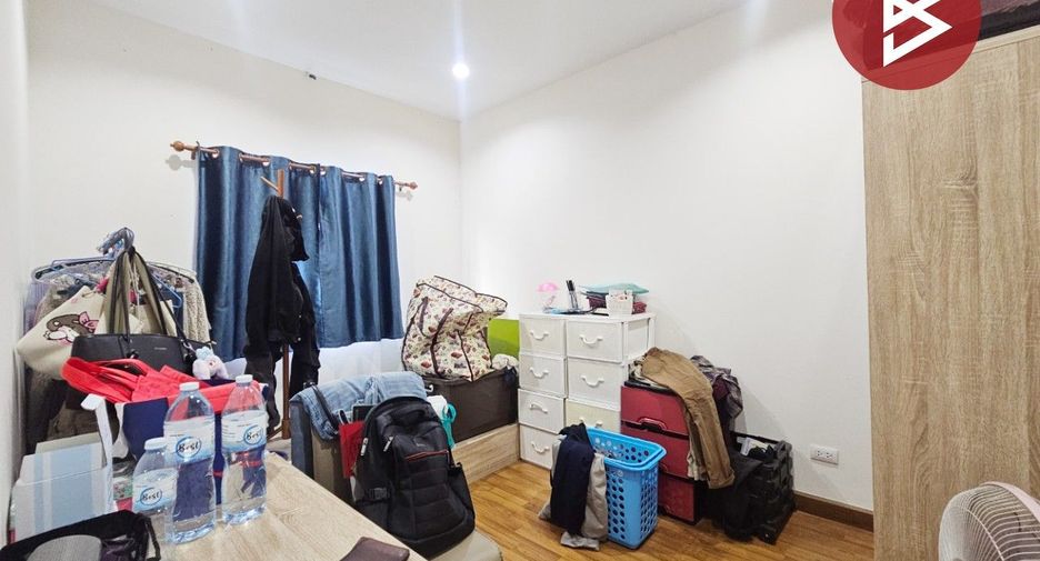 Casa adosada en venta de 4 habitaciones en Bang Bo, Samut Prakan