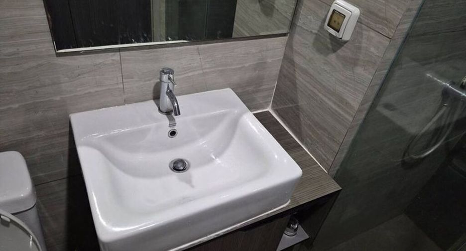 Продажа 1 кровать кондо в Банг Пхлат, Бангкок