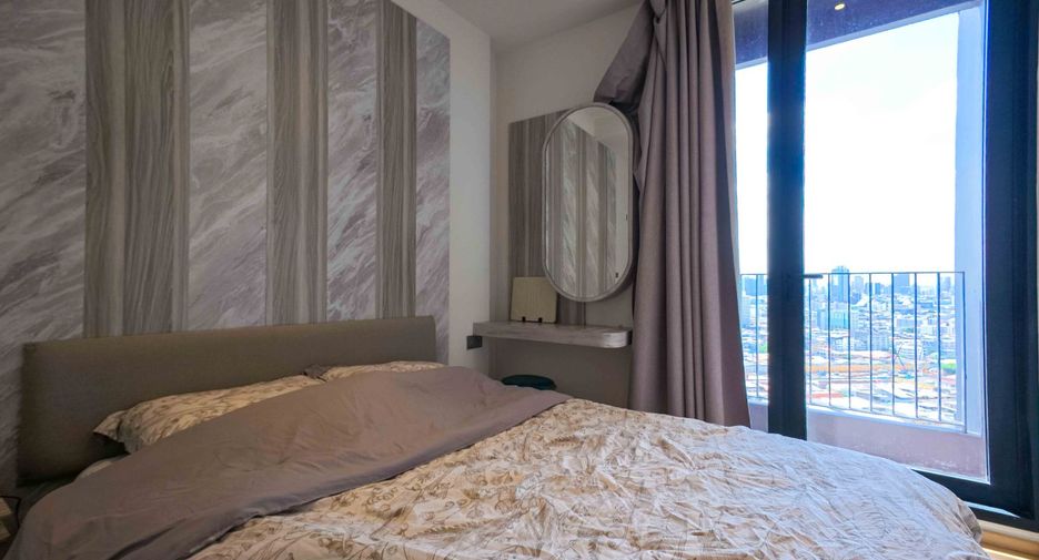 For sale 2 bedrooms condo in Huai Khwang, Bangkok