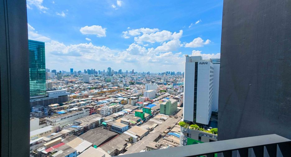 For sale 2 bedrooms condo in Huai Khwang, Bangkok