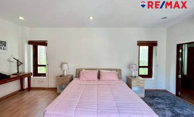 À vendre 4 chambres maison à Pratumnak, Pattaya