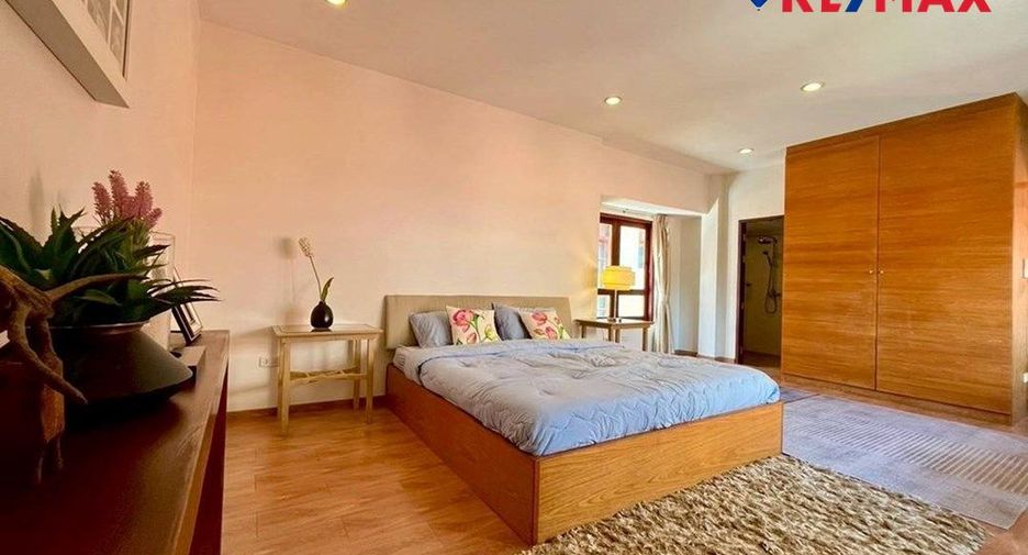 À vendre 4 chambres maison à Pratumnak, Pattaya