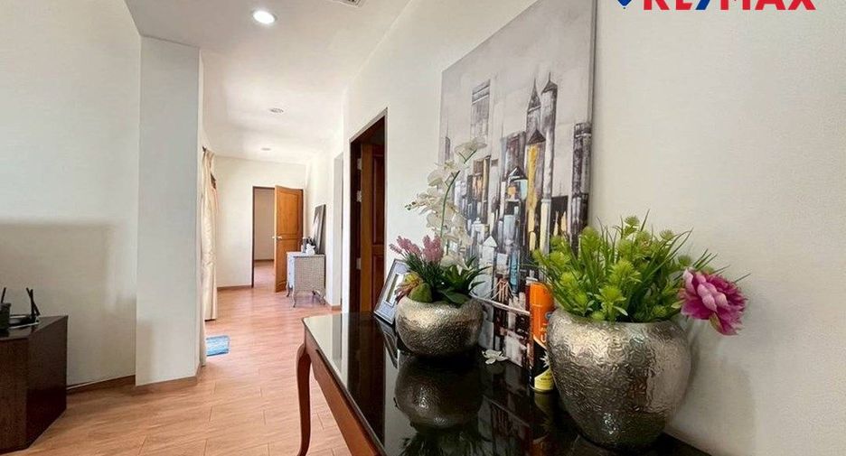 À vendre 4 chambres maison à Pratumnak, Pattaya