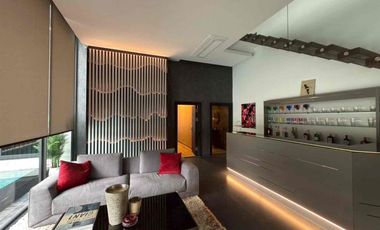 À vendre et à louer 6 chambres villa à Pratumnak, Pattaya