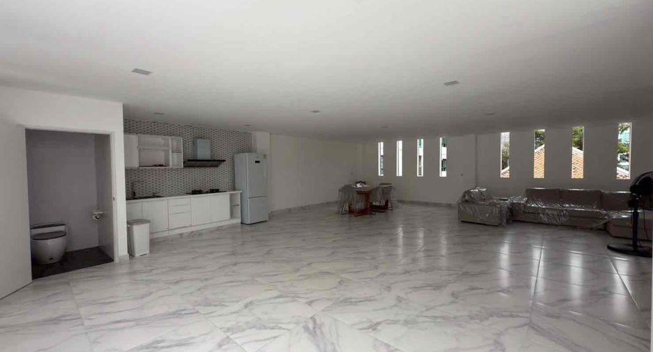 À vendre et à louer 6 chambres villa à Pratumnak, Pattaya