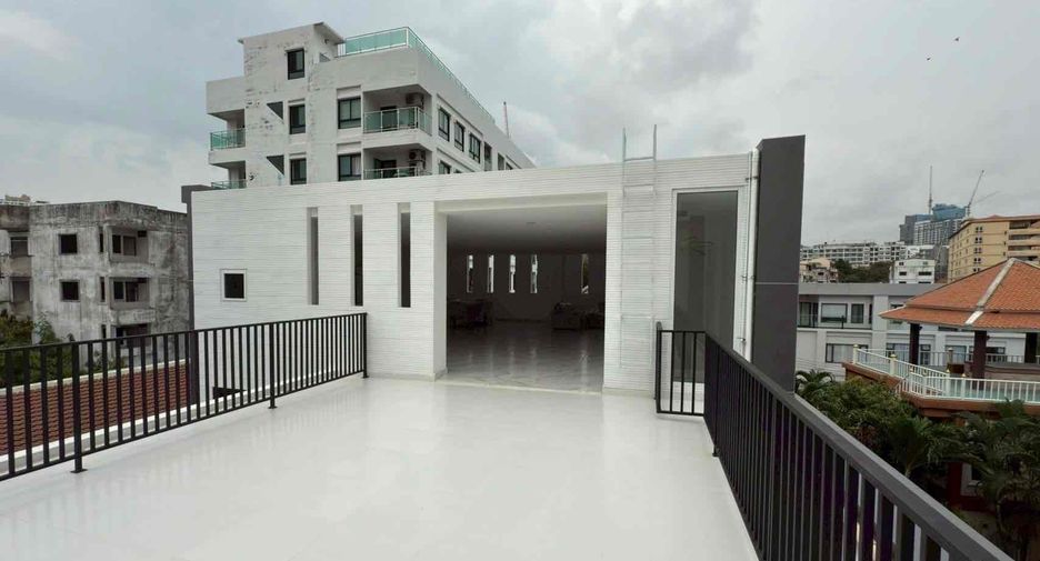 À vendre et à louer 6 chambres villa à Pratumnak, Pattaya