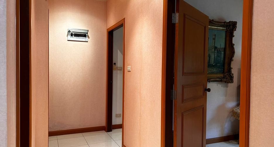 À louer 3 chambres maison à Pratumnak, Pattaya