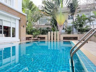 For rent 4 bedrooms house in Watthana, Bangkok