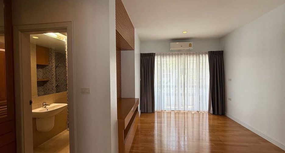 For rent 4 ベッドルーム house in Watthana, Bangkok