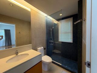 For rent 4 bedrooms house in Watthana, Bangkok
