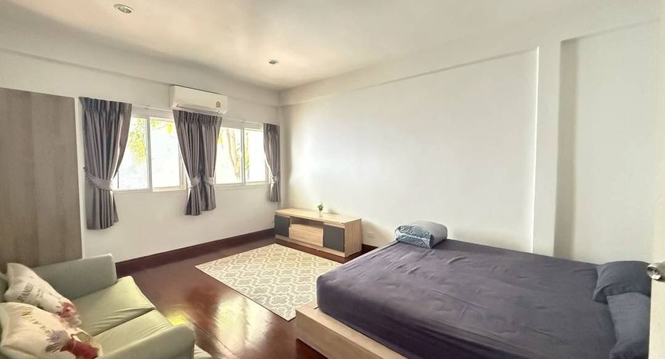 For rent 3 ベッドルーム house in Watthana, Bangkok