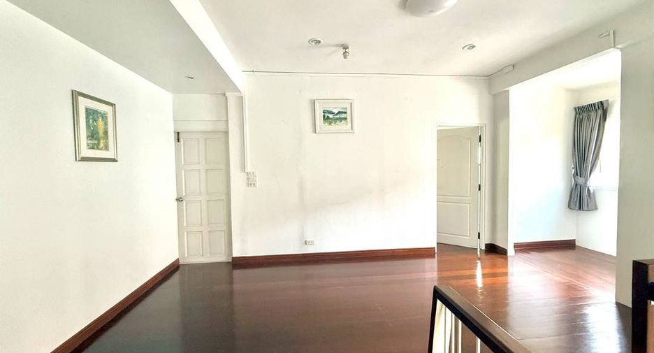 For rent 3 ベッドルーム house in Watthana, Bangkok