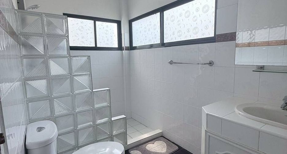 For rent 3 ベッドルーム house in Watthana, Bangkok
