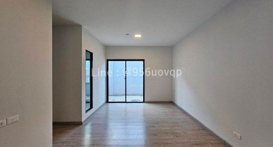Casa adosada en venta de 3 habitaciones en Bang Phli, Samut Prakan