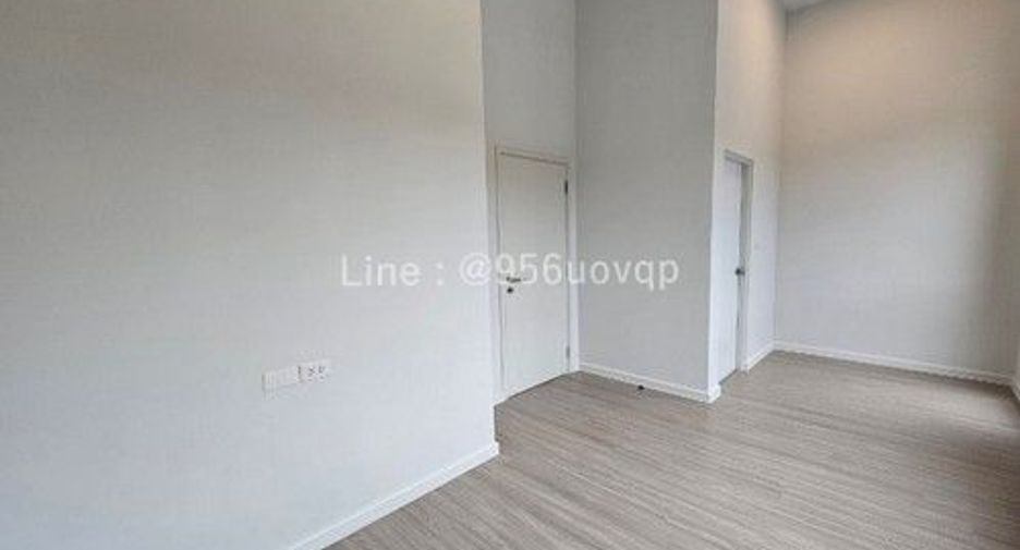 Casa adosada en venta de 3 habitaciones en Bang Phli, Samut Prakan