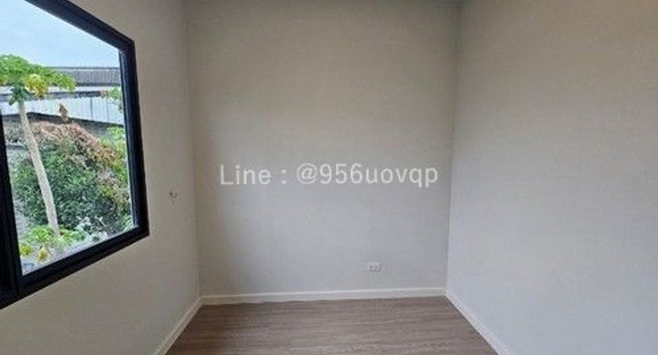 Casa adosada en venta de 3 habitaciones en Bang Phli, Samut Prakan