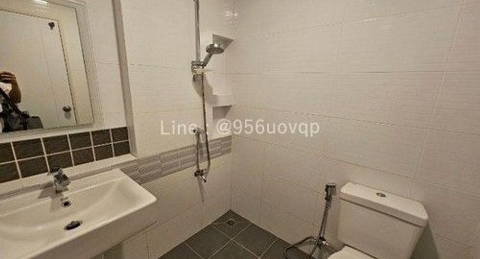 Casa adosada en venta de 3 habitaciones en Bang Phli, Samut Prakan