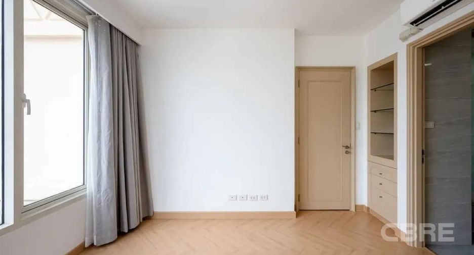 For sale 2 bedrooms condo in Watthana, Bangkok