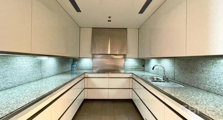For sale 3 bedrooms condo in Sathon, Bangkok