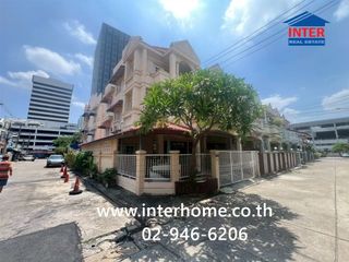 Продажа 6 спальни таунхаус в Mueang Nonthaburi, Нонтабури