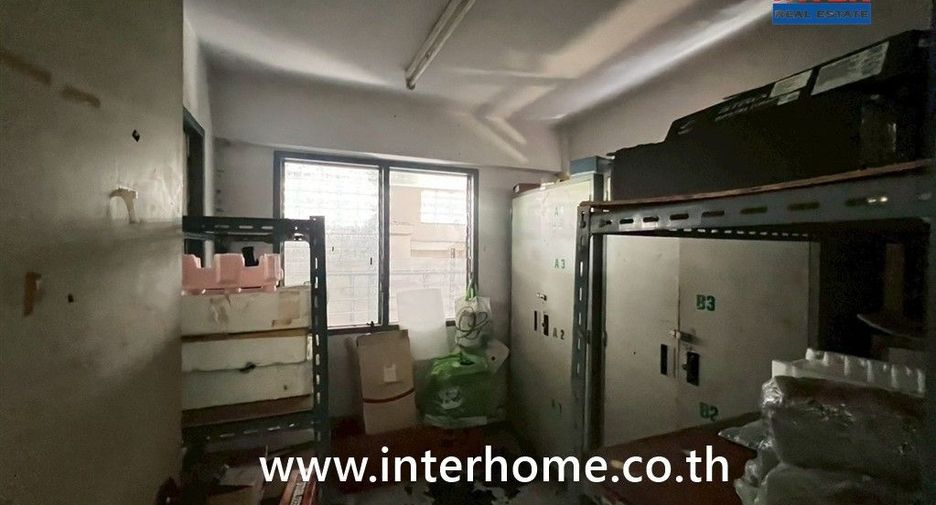 Продажа 6 спальни таунхаус в Mueang Nonthaburi, Нонтабури