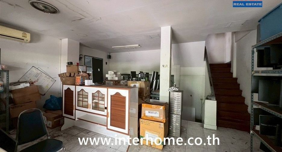Продажа 6 спальни таунхаус в Mueang Nonthaburi, Нонтабури
