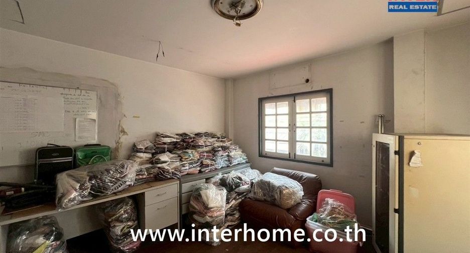 Продажа 6 спальни таунхаус в Mueang Nonthaburi, Нонтабури