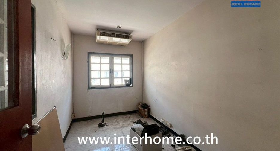 Продажа 6 спальни таунхаус в Mueang Nonthaburi, Нонтабури