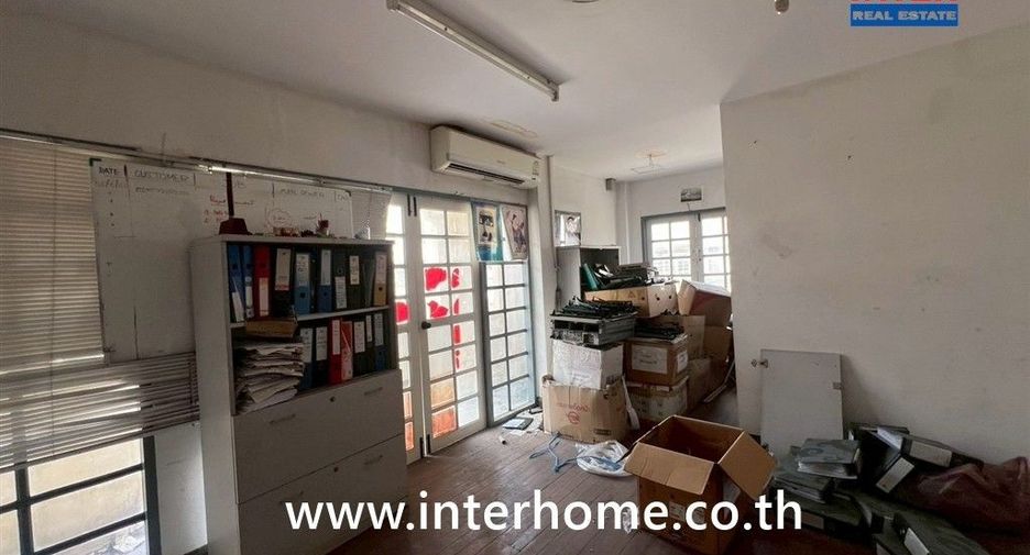 Продажа 6 спальни таунхаус в Mueang Nonthaburi, Нонтабури