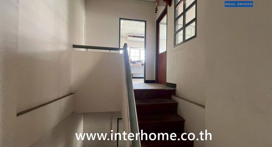 Продажа 6 спальни таунхаус в Mueang Nonthaburi, Нонтабури