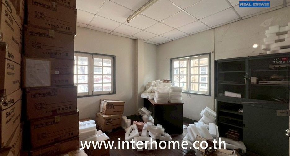 Продажа 6 спальни таунхаус в Mueang Nonthaburi, Нонтабури