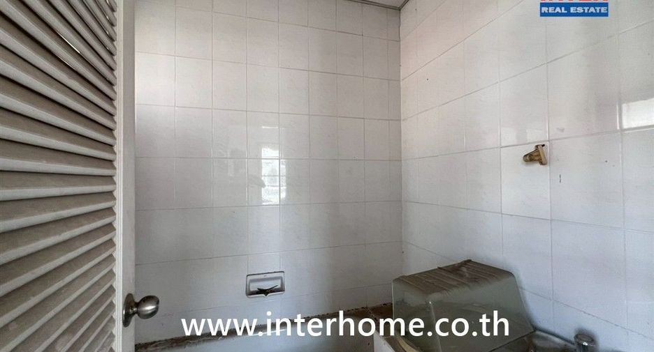 Продажа 6 спальни таунхаус в Mueang Nonthaburi, Нонтабури