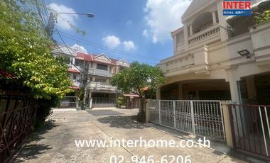 Продажа 6 спальни таунхаус в Mueang Nonthaburi, Нонтабури