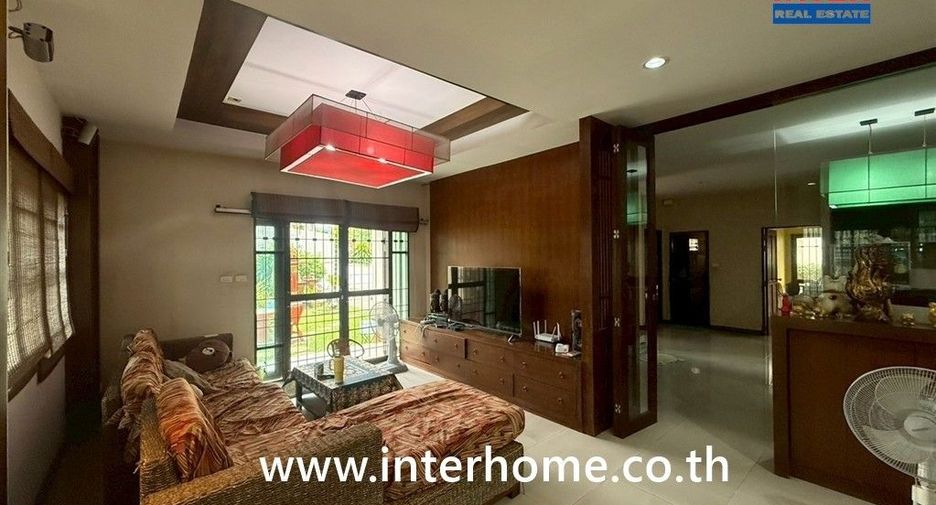 For sale 4 bedrooms house in Sam Phran, Nakhon Pathom