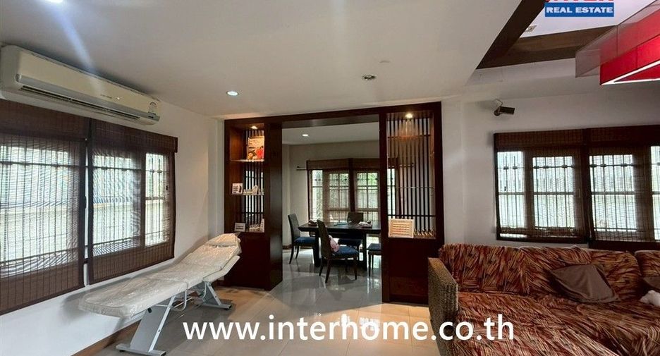 For sale 4 bedrooms house in Sam Phran, Nakhon Pathom
