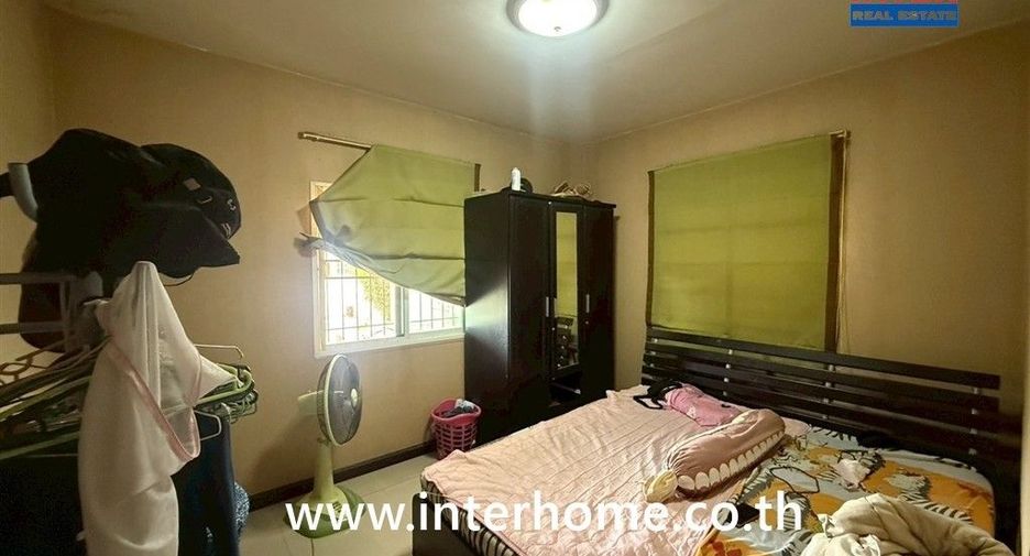 For sale 4 bedrooms house in Sam Phran, Nakhon Pathom