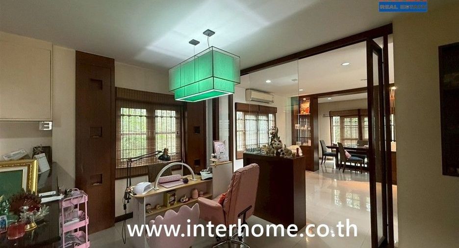 For sale 4 bedrooms house in Sam Phran, Nakhon Pathom