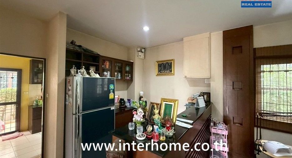For sale 4 bedrooms house in Sam Phran, Nakhon Pathom