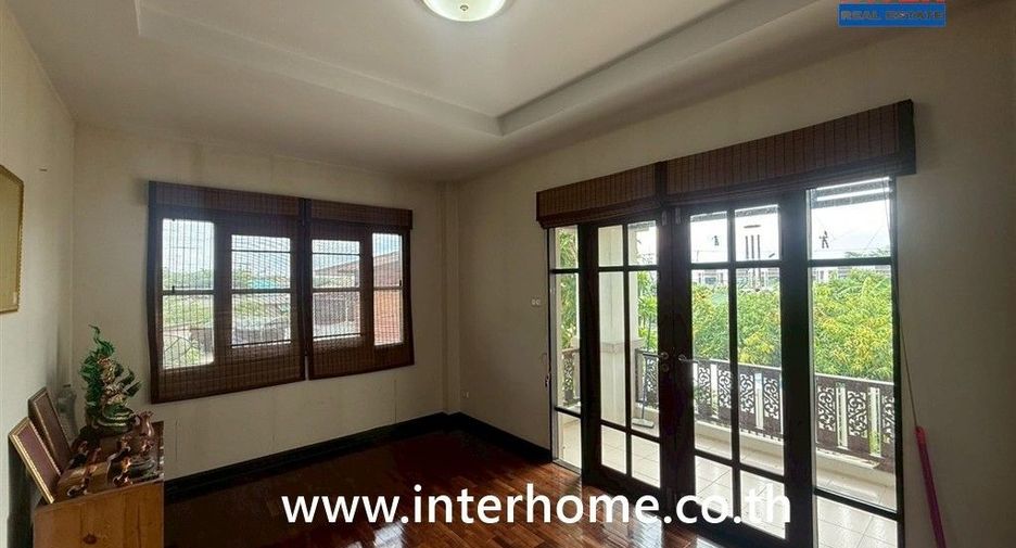 For sale 4 bedrooms house in Sam Phran, Nakhon Pathom