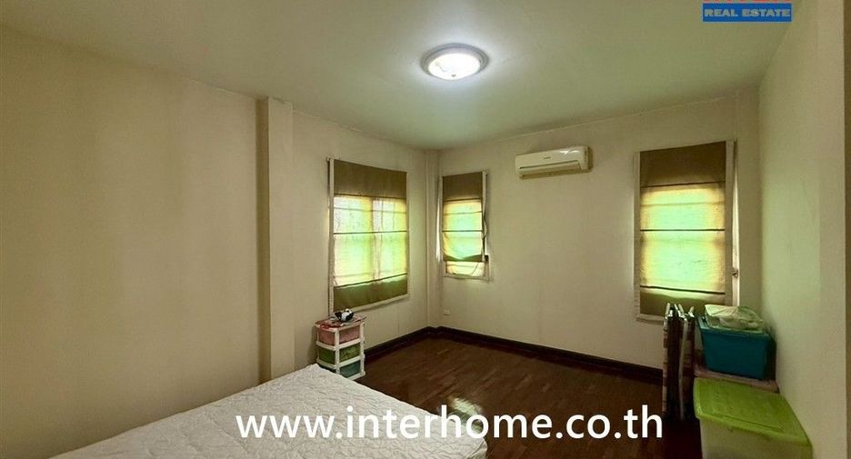 For sale 4 bedrooms house in Sam Phran, Nakhon Pathom