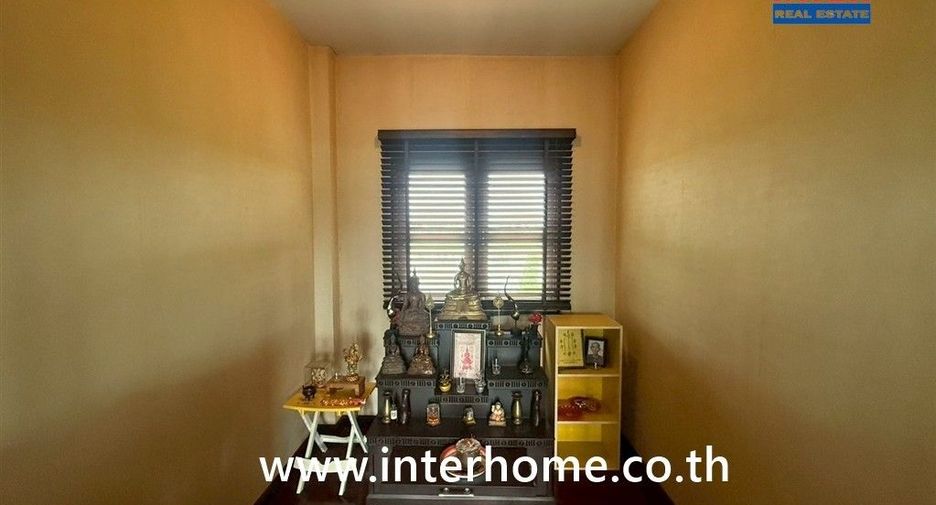 For sale 4 bedrooms house in Sam Phran, Nakhon Pathom