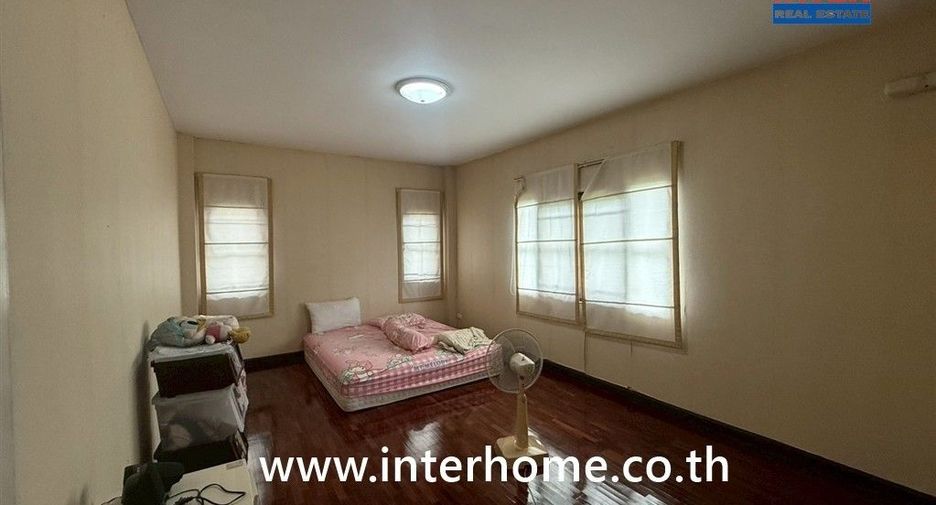 For sale 4 bedrooms house in Sam Phran, Nakhon Pathom