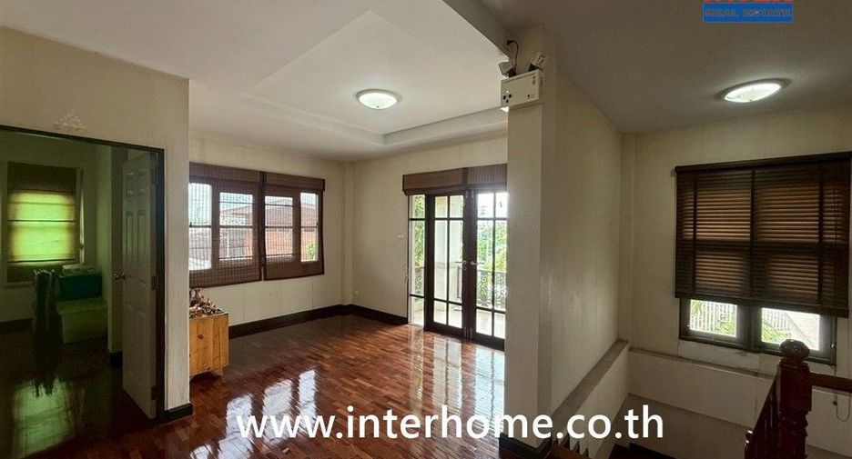 For sale 4 bedrooms house in Sam Phran, Nakhon Pathom
